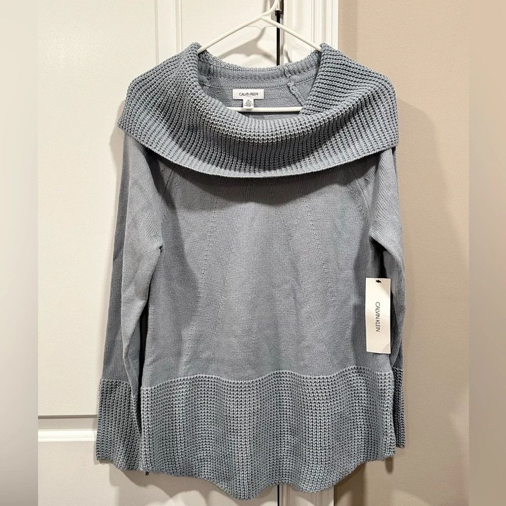 *NWT* Calvin Klein Sweater